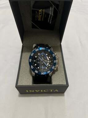 Invicta Specialty Chronograph Black Carbon Fiber Dial Blue Bezel Watch 14330